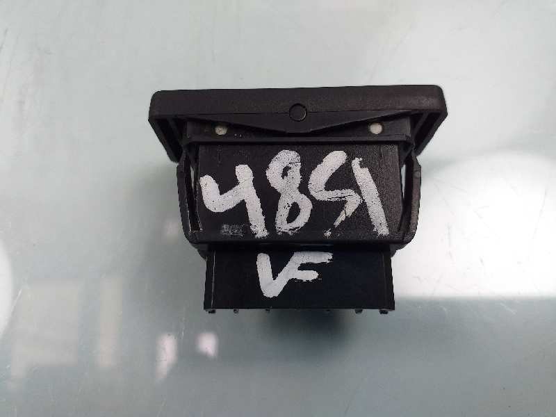 Recambio de mando elevalunas delantero derecho para peugeot 205 berlina 1.8 d generation referencia OEM IAM   