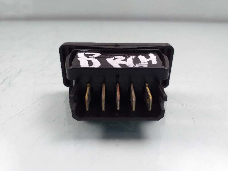 Recambio de mando elevalunas delantero derecho para peugeot 205 berlina 1.8 d generation referencia OEM IAM   