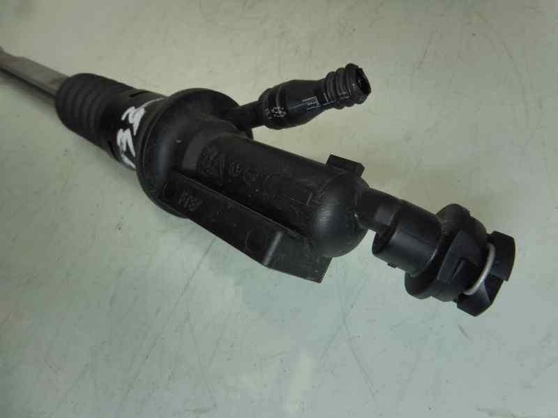 Recambio de bombin embrague para peugeot 208 style referencia OEM IAM 9812924580  