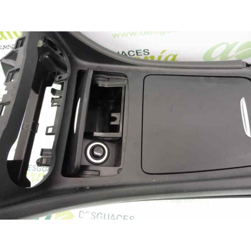 Recambio de apoyabrazos central para mercedes-benz clase a (w176) a 200 cdi (176.008) referencia OEM IAM A1766800900  
