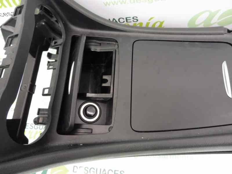 Recambio de apoyabrazos central para mercedes-benz clase a (w176) a 200 cdi (176.008) referencia OEM IAM A1766800900  