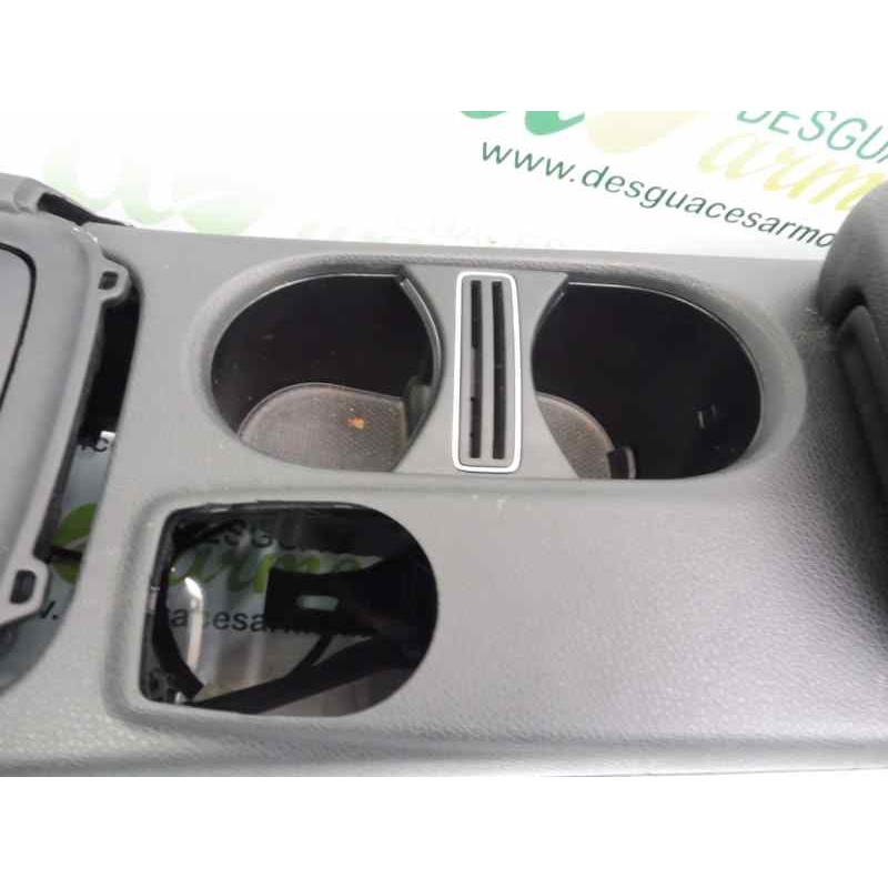 Recambio de apoyabrazos central para mercedes-benz clase a (w176) a 200 cdi (176.008) referencia OEM IAM A1766800900  