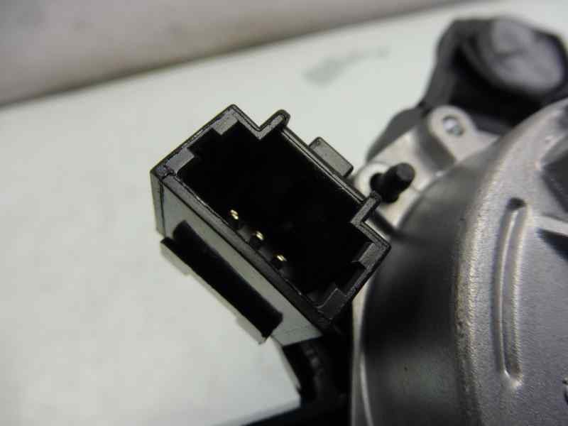 Recambio de motor limpia trasero para peugeot 208 style referencia OEM IAM 9673251380A  