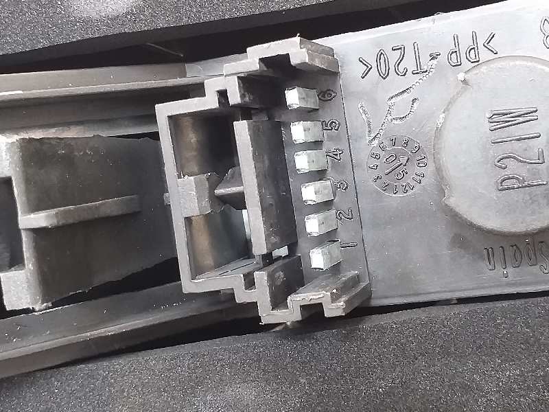 Recambio de piloto trasero derecho para renault megane ii familiar dynamique confort referencia OEM IAM 8200142683  