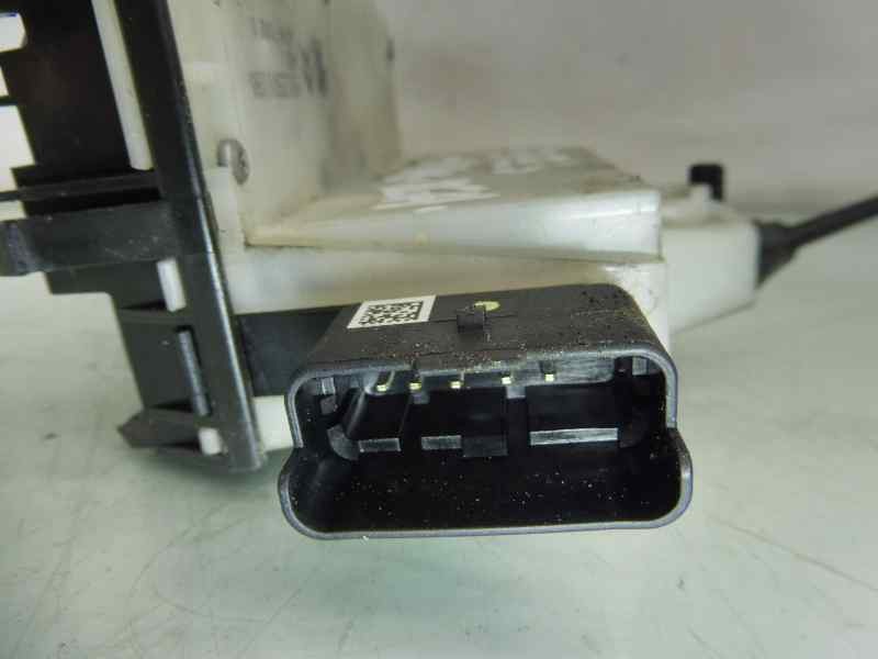Recambio de cerradura puerta trasera derecha para peugeot 208 style referencia OEM IAM 9812501180  