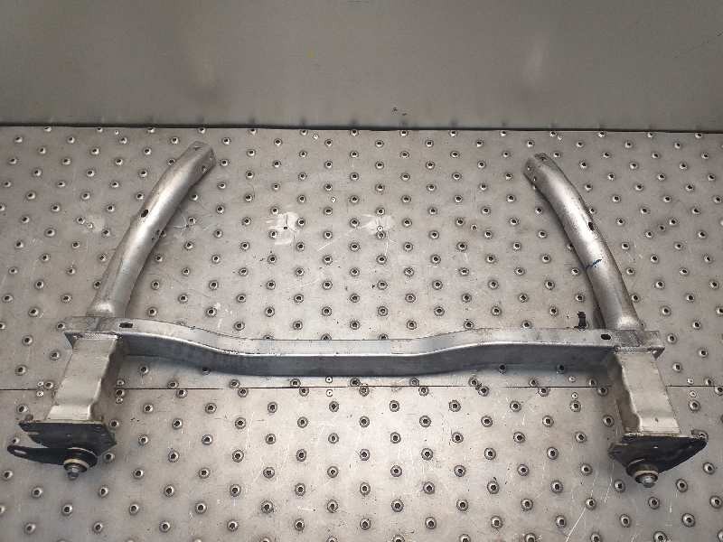 Recambio de travesaño inferior para peugeot 407 st sport referencia OEM IAM   