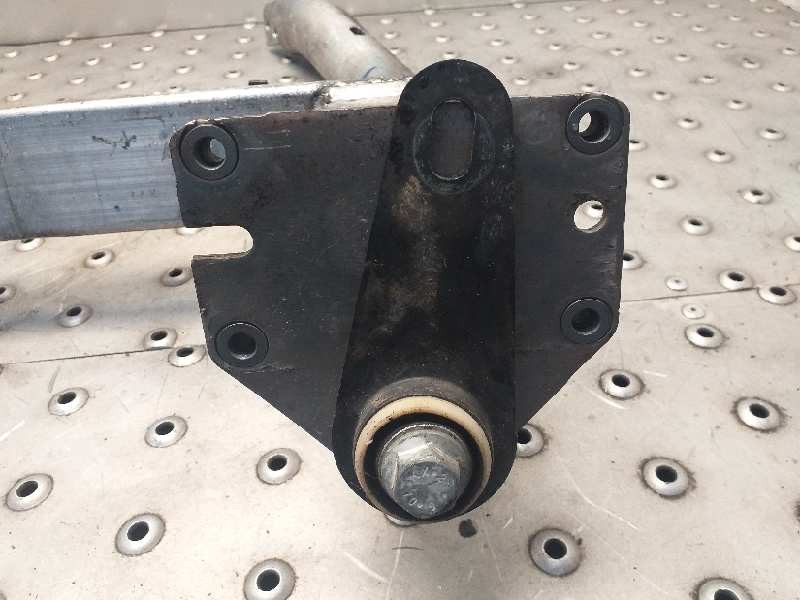 Recambio de travesaño inferior para peugeot 407 st sport referencia OEM IAM   