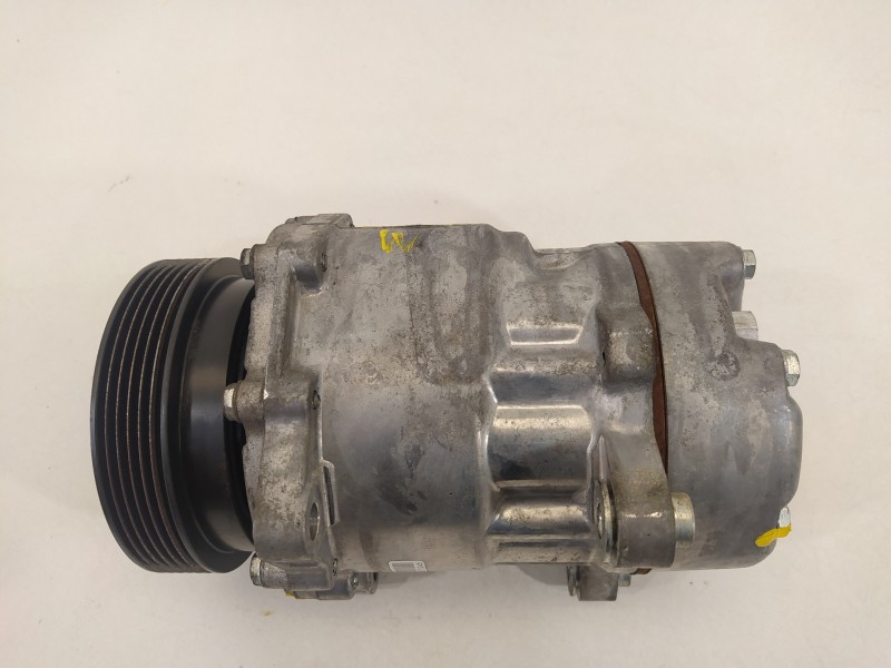 Recambio de compresor aire acondicionado para volkswagen golf iv berlina (1j1) highline referencia OEM IAM 99000243  