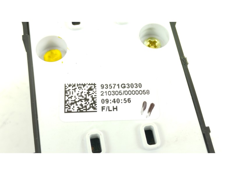 Recambio de mando elevalunas delantero izquierdo para hyundai i30 (pd) n project c referencia OEM IAM 93571G3030  