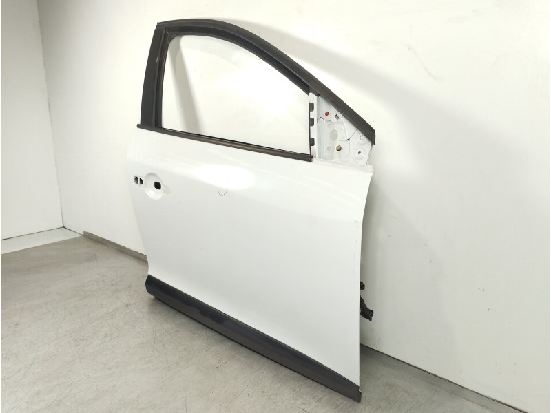 Recambio de puerta delantera derecha para renault megane iii berlina 5 p dynamique referencia OEM IAM 801115168R  