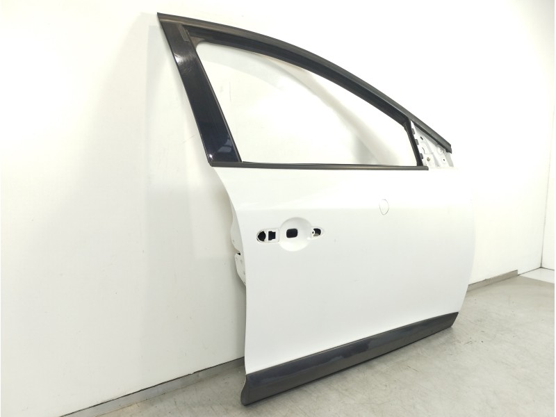Recambio de puerta delantera derecha para renault megane iii berlina 5 p dynamique referencia OEM IAM 801115168R  