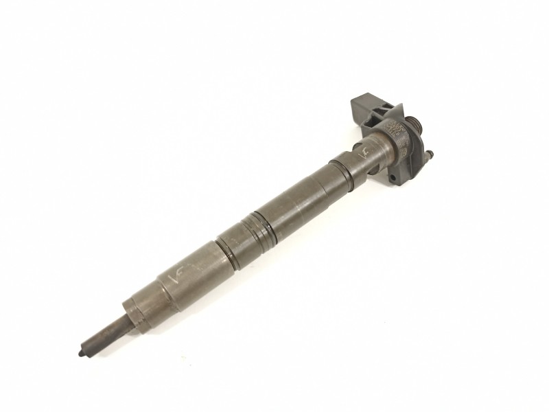 Recambio de inyector para volkswagen passat berlina (3c2) edition plus referencia OEM IAM 03L130277 0445116030 