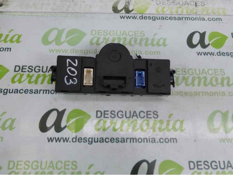Recambio de mando climatizador para renault megane ii berlina 5p confort dynamique referencia OEM IAM 8200413906  