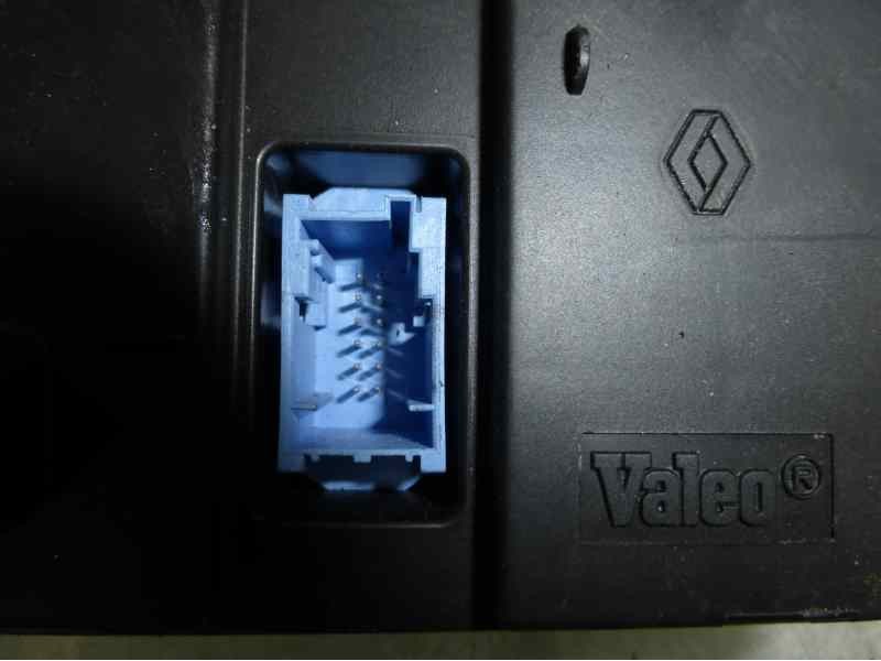 Recambio de mando climatizador para renault megane ii berlina 5p confort dynamique referencia OEM IAM 8200413906  