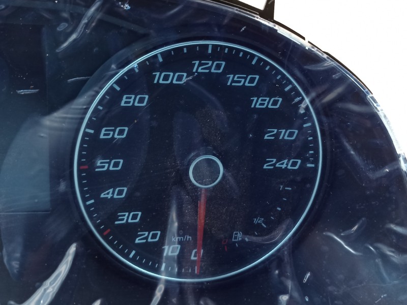 Recambio de cuadro instrumentos para seat arona xperience referencia OEM IAM 6F0920740D  