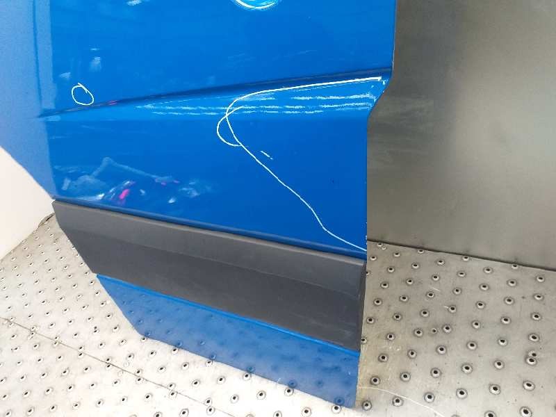 Recambio de puerta delantera izquierda para volkswagen crafter combi (2e) combi 30 referencia OEM IAM 2E0831051  