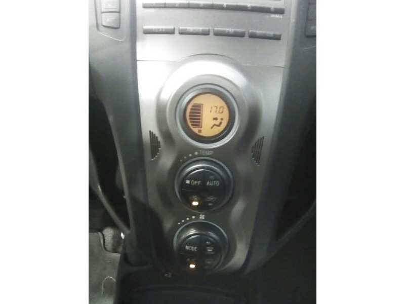Recambio de mando climatizador para toyota yaris active referencia OEM IAM 559000D280  