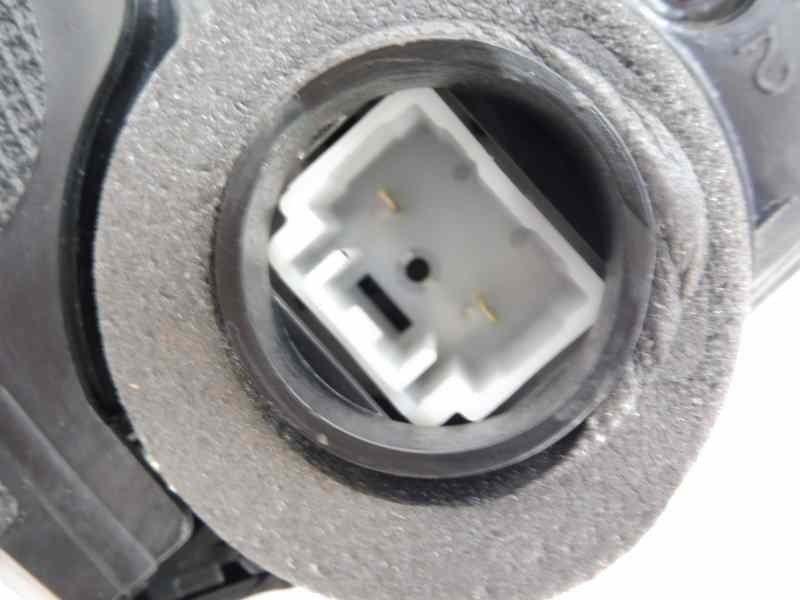 Recambio de cerradura puerta trasera derecha para toyota yaris active referencia OEM IAM   