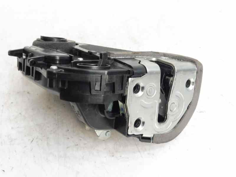 Recambio de cerradura puerta trasera derecha para toyota yaris active referencia OEM IAM   