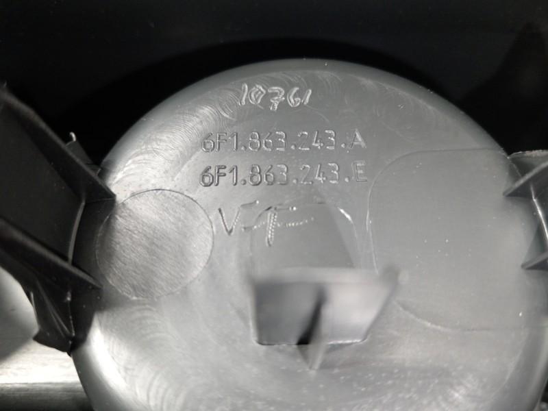 Recambio de consola central para seat arona xperience referencia OEM IAM 6F1863243 01173227 