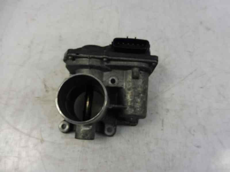 Recambio de caja mariposa para toyota yaris active referencia OEM IAM 261000N030  