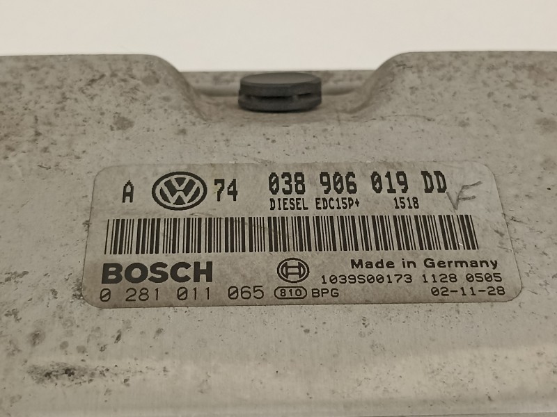 Recambio de centralita motor uce para volkswagen golf iv berlina (1j1) soul referencia OEM IAM 038906019DD  