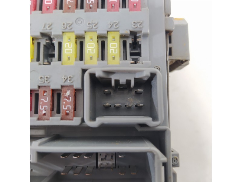Recambio de caja reles / fusibles para honda cr-v (re) elegance referencia OEM IAM 52575LM 5LMHMLVZ 