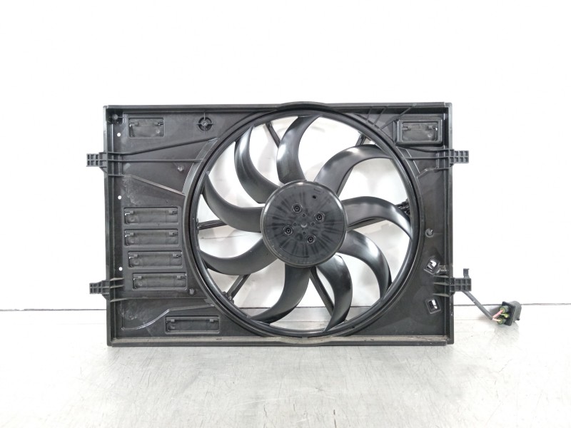 Recambio de electroventilador para seat arona xperience referencia OEM IAM 2Q0121207 2Q0121203 