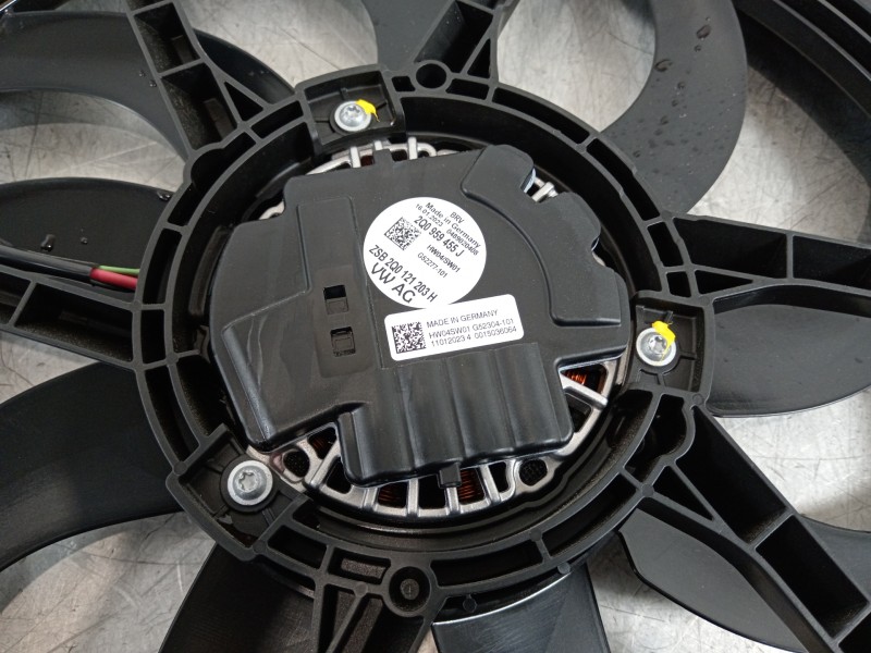 Recambio de electroventilador para seat arona xperience referencia OEM IAM 2Q0121207 2Q0121203 