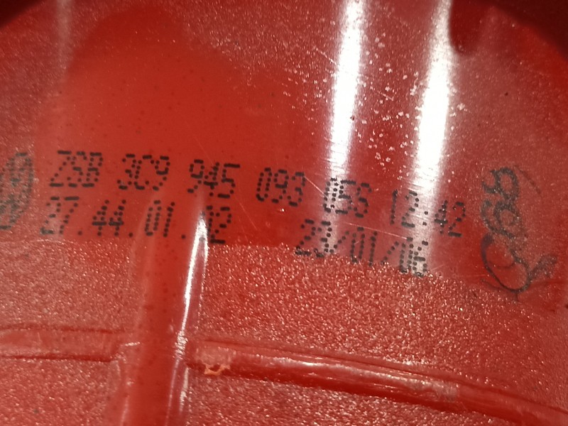 Recambio de piloto trasero izquierdo para volkswagen passat variant (3c5) highline referencia OEM IAM 3C9945093  