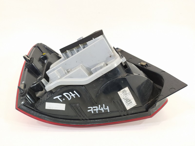 Recambio de piloto trasero derecho para volkswagen polo (6r1) advance referencia OEM IAM 6R0945096A 6R0945096B 