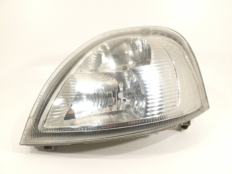 Recambio de faro izquierdo para renault mascott 3.0 diesel referencia OEM IAM 8200163516E  