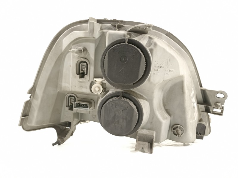 Recambio de faro izquierdo para renault mascott 3.0 diesel referencia OEM IAM 8200163516E  