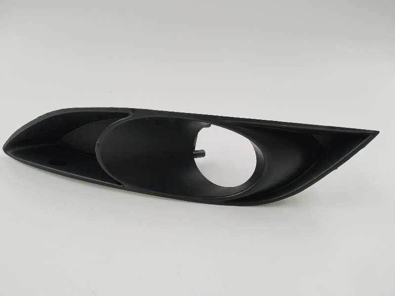 Recambio de rejilla paragolpes izquierda para toyota auris luna+ referencia OEM IAM 8148202040  