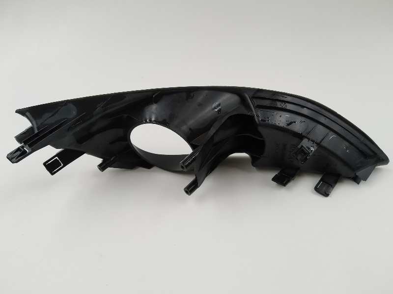 Recambio de rejilla paragolpes izquierda para toyota auris luna+ referencia OEM IAM 8148202040  