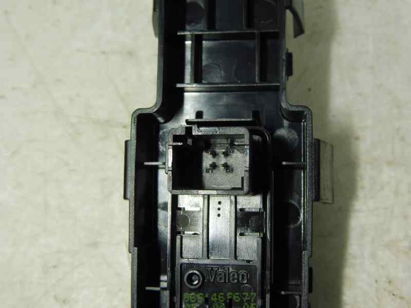 Recambio de mando elevalunas delantero derecho para citroën c4 coupe vtr plus referencia OEM IAM 8651468677  