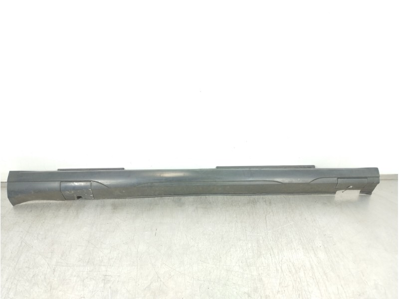 Recambio de faldon lateral para seat altea xl (5p5) freetrack referencia OEM IAM 5P8853854  