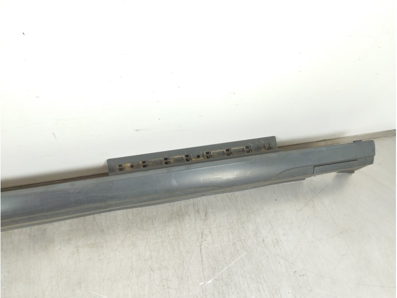 Recambio de faldon lateral para seat altea xl (5p5) freetrack referencia OEM IAM 5P8853854  