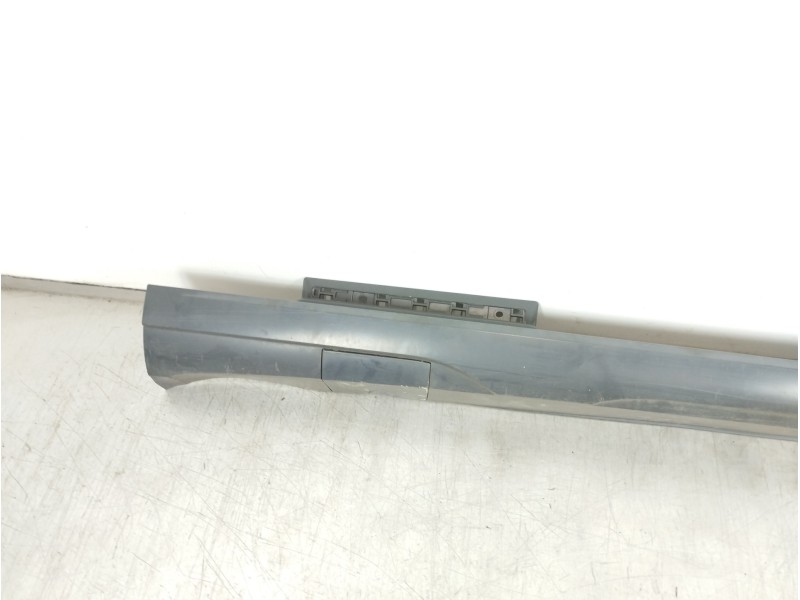 Recambio de faldon lateral para seat altea xl (5p5) freetrack referencia OEM IAM 5P8853854  