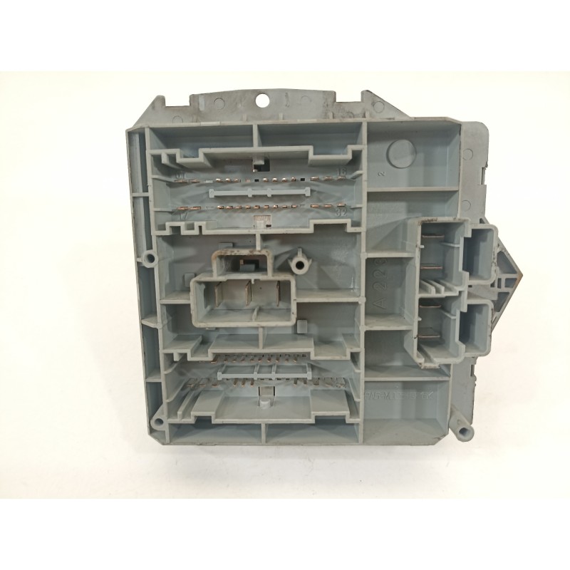 Recambio de caja reles / fusibles para alfa romeo gt (125) 1.9 jtd 16v 150/ progression referencia OEM IAM 51742420  