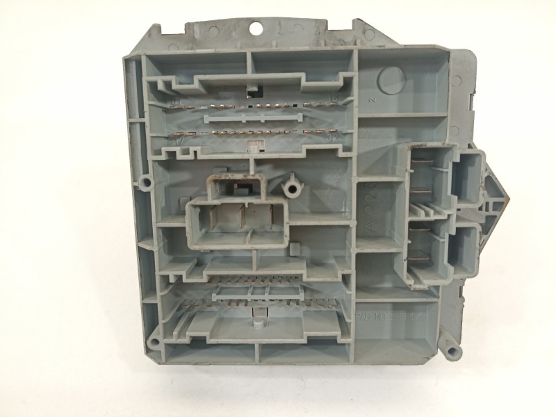 Recambio de caja reles / fusibles para alfa romeo gt (125) 1.9 jtd 16v 150/ progression referencia OEM IAM 51742420  