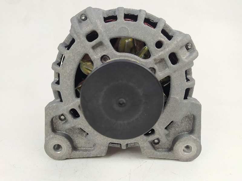 Recambio de alternador para renault captur dynamique referencia OEM IAM 231008593R  