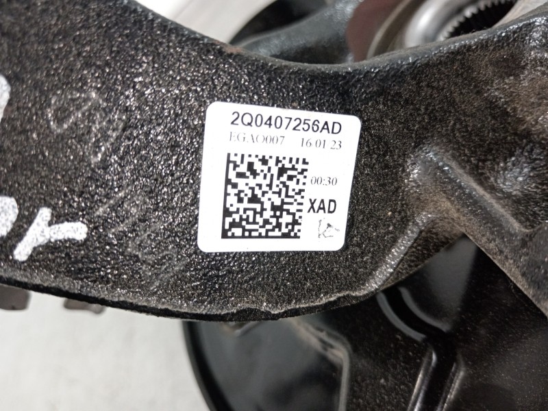 Recambio de mangueta delantera derecha para seat arona xperience referencia OEM IAM 2Q0407256AD  