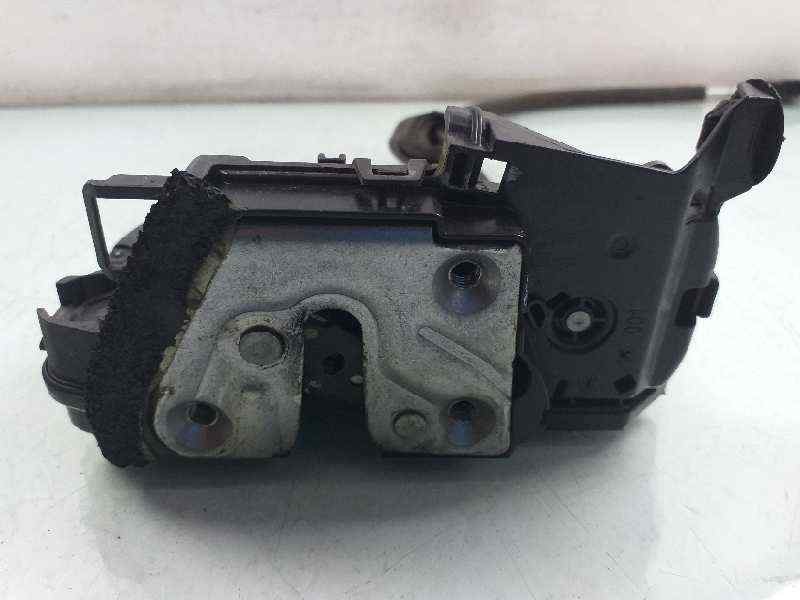 Recambio de cerradura puerta delantera derecha para renault captur dynamique referencia OEM IAM 805020401R  