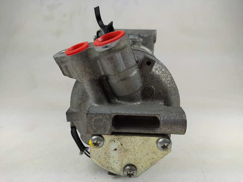 Recambio de compresor aire acondicionado para renault captur dynamique referencia OEM IAM 926000217R  