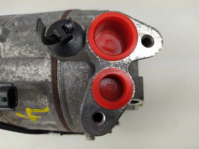 Recambio de compresor aire acondicionado para renault captur dynamique referencia OEM IAM 926000217R  
