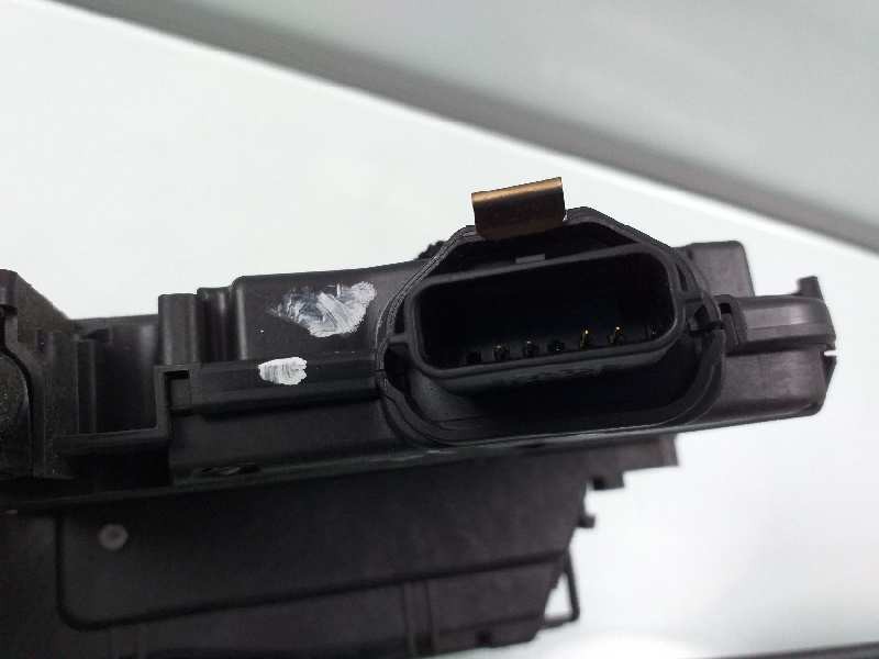 Recambio de cerradura puerta trasera izquierda para renault captur dynamique referencia OEM IAM 825019935R  