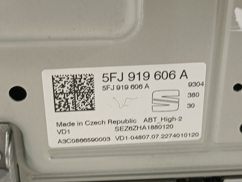 Recambio de pantalla multifuncion para seat arona xperience referencia OEM IAM 5FJ919606A  