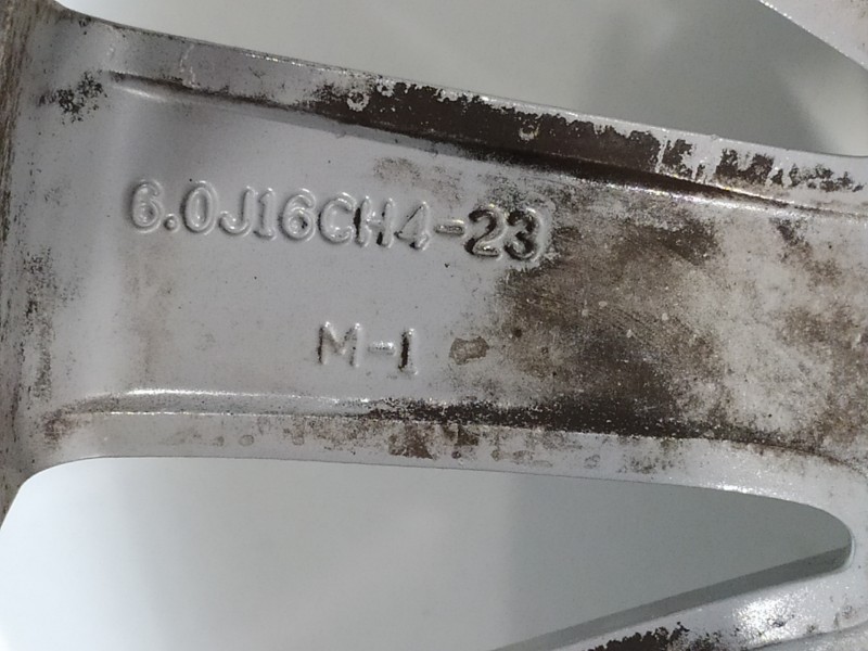 Recambio de llanta para peugeot 208 style referencia OEM IAM 9808137577  