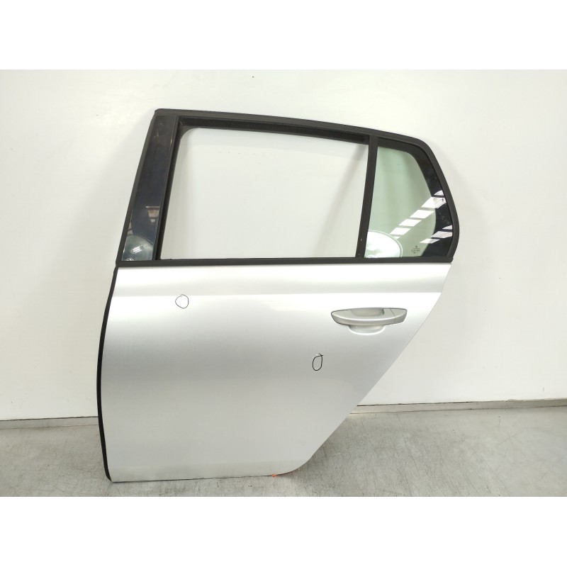 Recambio de puerta trasera izquierda para volkswagen golf vi (5k1) advance referencia OEM IAM 5K6833055K  